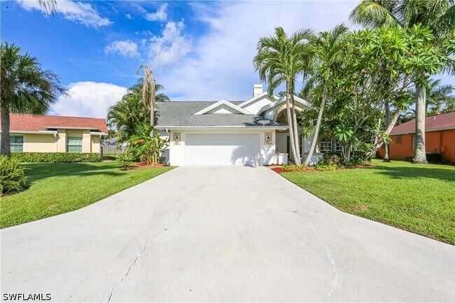 Building Photo - 1040 Moon Lake Dr