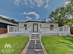 Building Photo - 115 Fredonia St