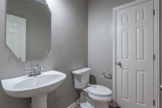 Building Photo - 4905 Carrotwood Dr