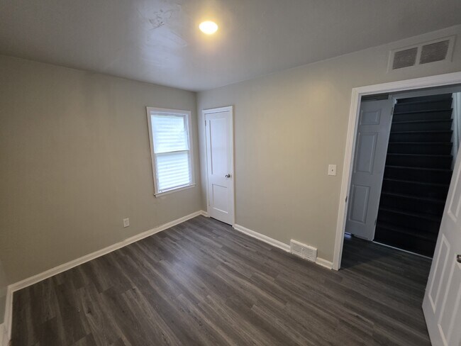 Building Photo - 9252 Minock St