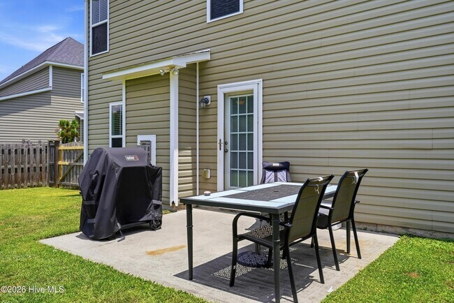 Building Photo - 553 Montego Ct