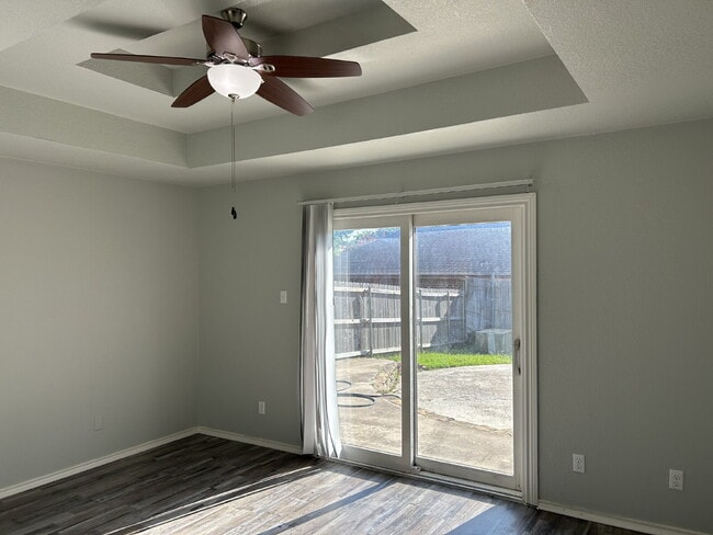 Building Photo - $2095 North Fort Worth! FRESH RENOVATIONS,...