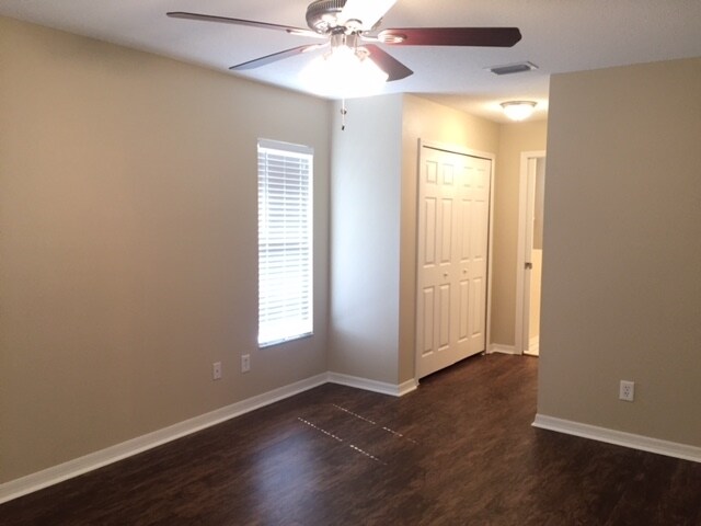 Building Photo - 7902 49th Ave E