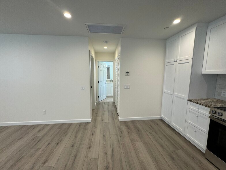 Building Photo - 1129 Via Estrellada