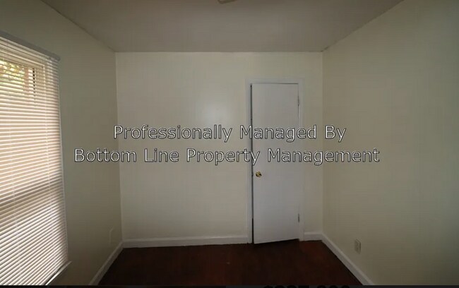 Building Photo - Venture Rental Homes