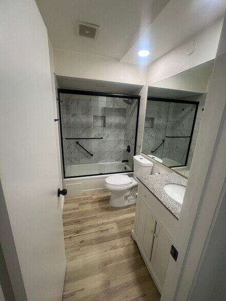 Building Photo - 8470 Winnetka Ave