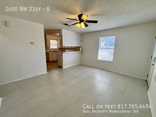 Building Photo - 2600 NW 21st-B