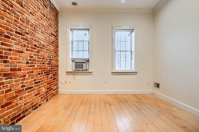 Building Photo - 1413 Anchor St