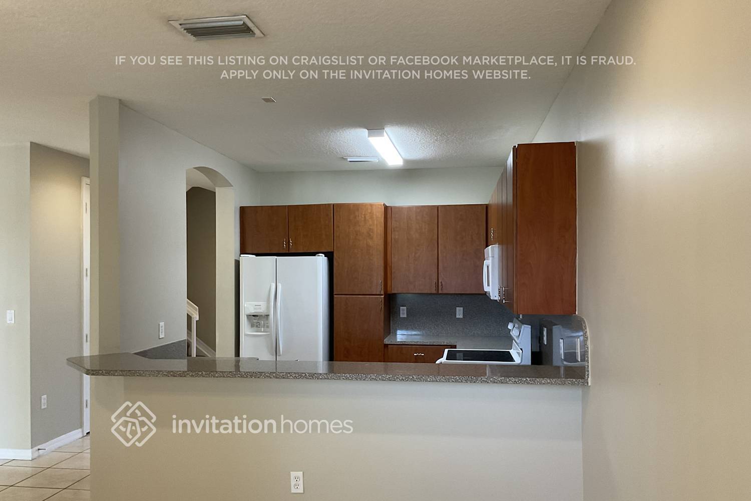 Building Photo - 636 NE 35th Ave