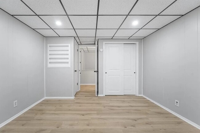 Building Photo - 13 Brookside Ave W