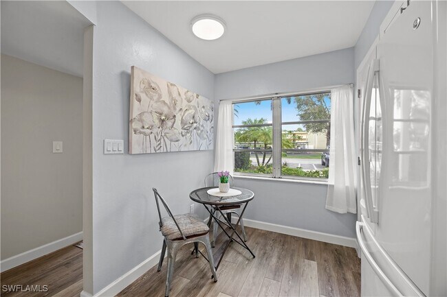 Building Photo - 1055 Forest Lakes Dr