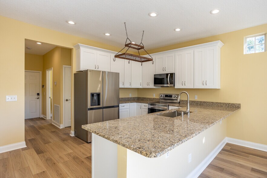 Building Photo - 3204 W Empedrado St