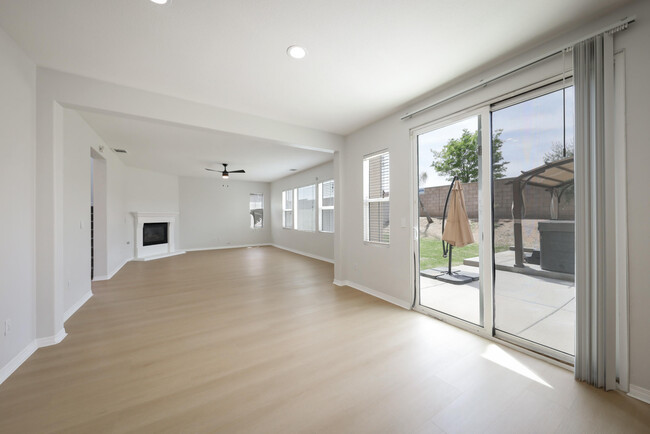 Building Photo - 5702 Segovia Way