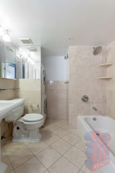 Building Photo - 338 E 100th St