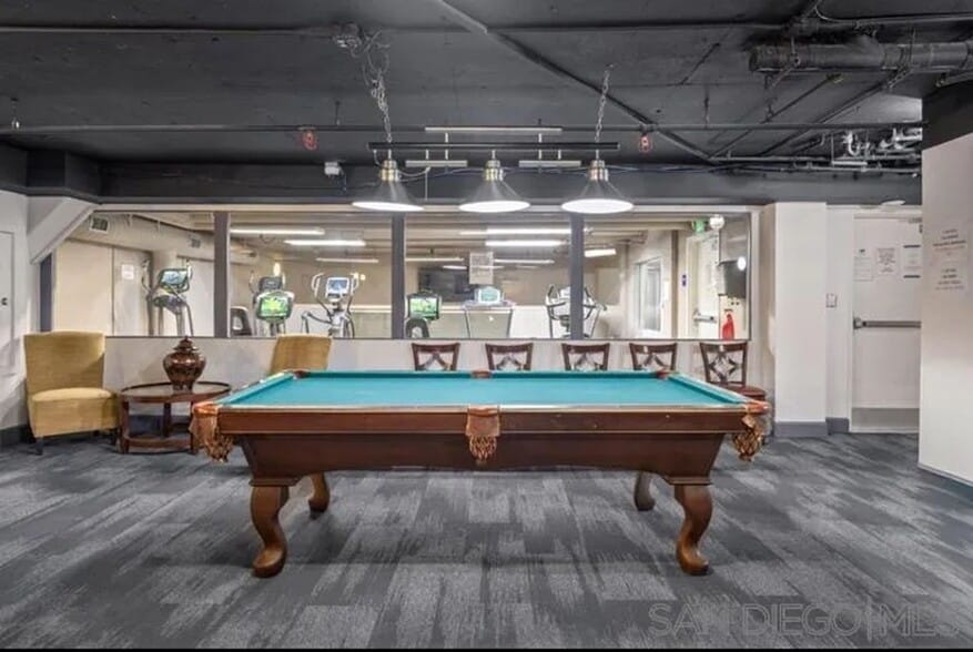 Building Photo - 10982 Roebling Ave