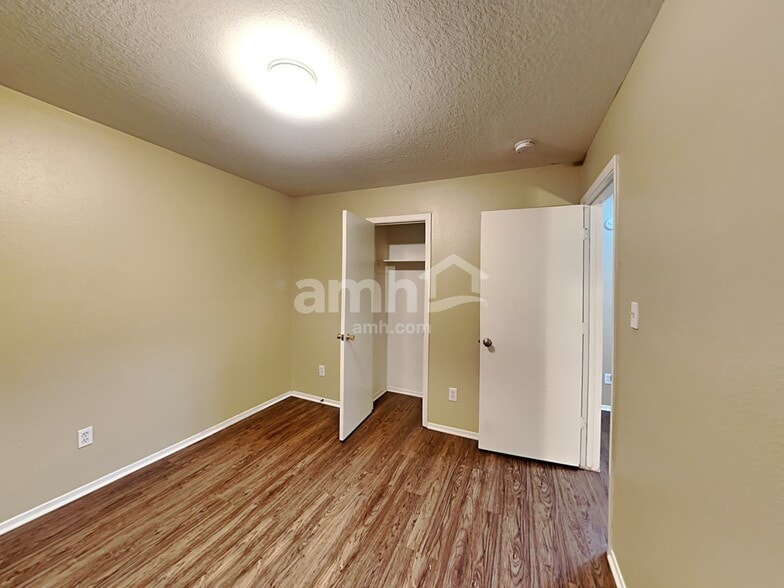 Building Photo - 6114 Elton Knolls St
