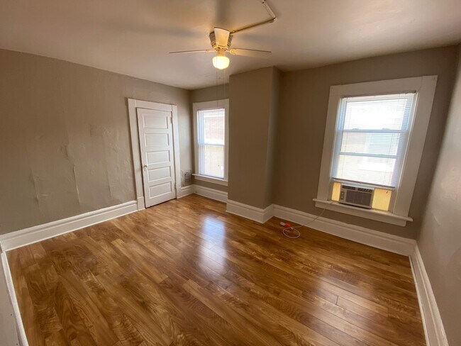 Building Photo - Hunter Ave 1438-1440 MLR (LH2)