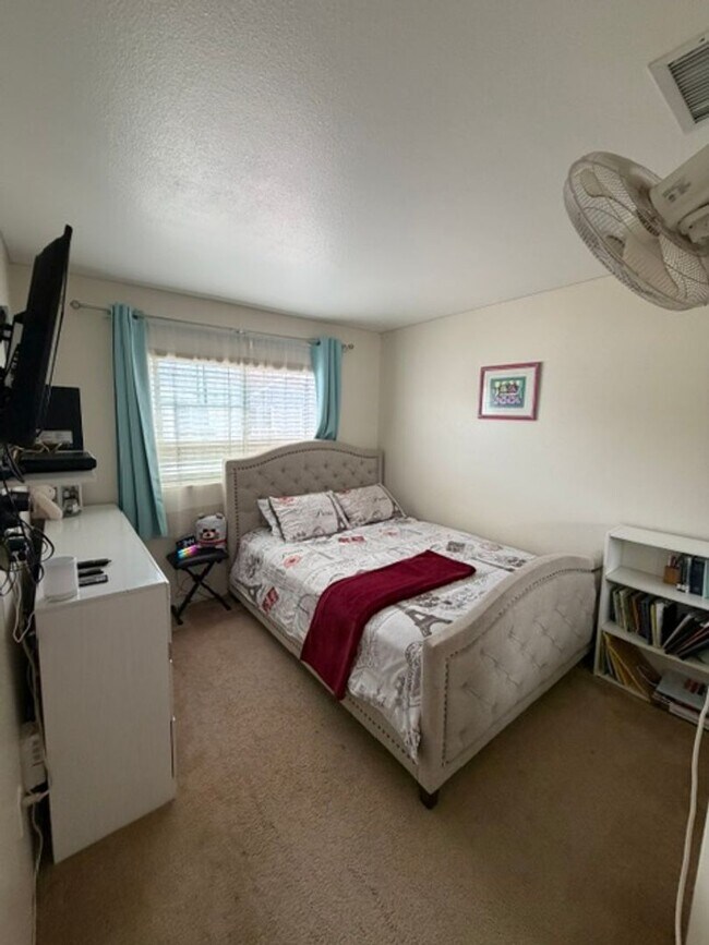 Building Photo - 3 bed 2.5 Bath 2 car garage/ Central AC/ Ewa Beach!