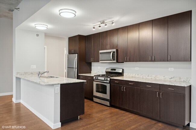 Building Photo - 235 W Van Buren St