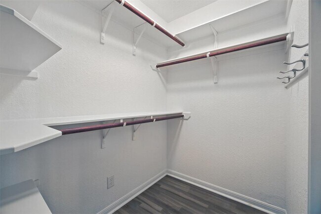 Building Photo - 7685 Northcross Dr