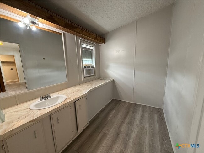 Building Photo - 1045 Ferryboat Ln