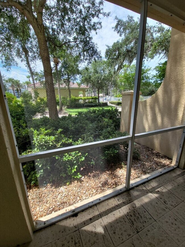 Building Photo - 3 Bedroom / 3 Bathroom - Tidelands