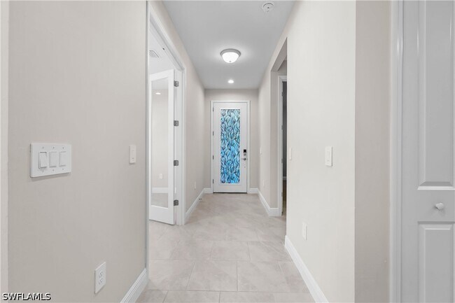 Building Photo - 2373 Ariane Dr