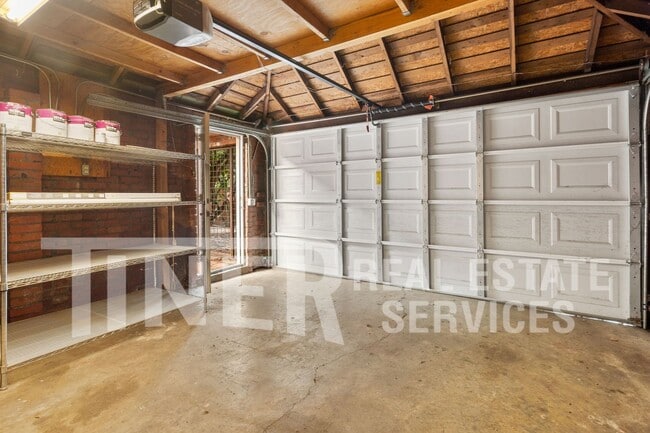 Building Photo - 801 46th St