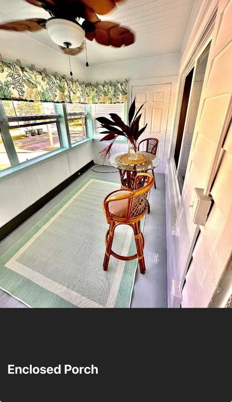 Building Photo - 136 S Oleander Ave