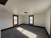 Building Photo - 923 Pierce Ave