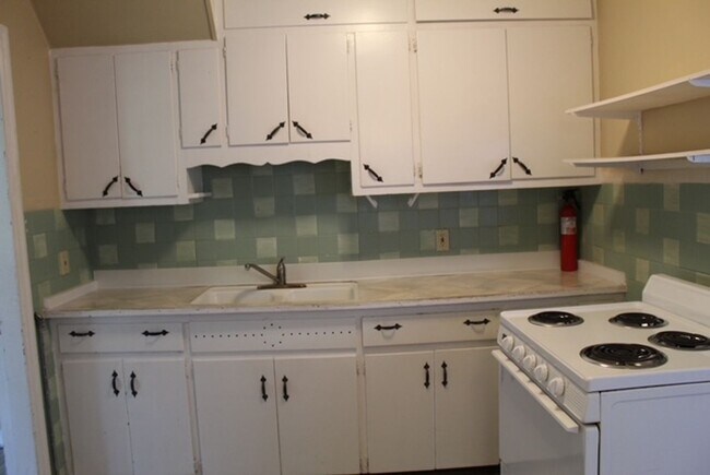 Building Photo - 904 S Webber St