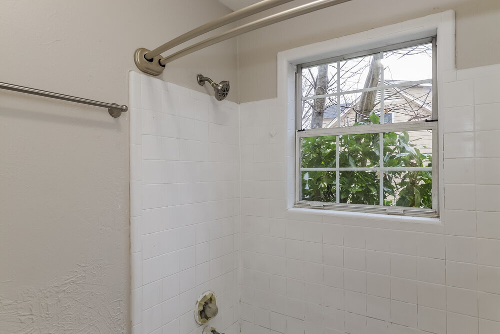 Building Photo - 5733 Crievewood Dr