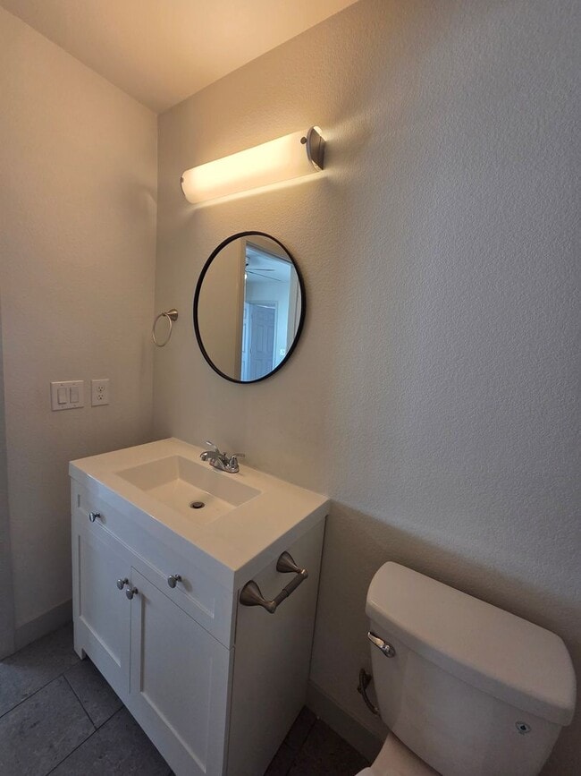 Building Photo - 195 Hacienda Loop