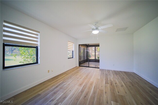 Building Photo - 1250 Riverbend Dr