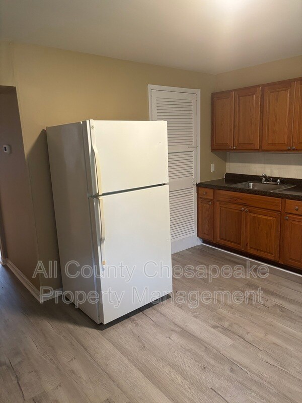 Building Photo - 2825 Eastshire Dr