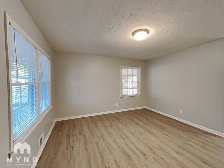 Building Photo - 6381 Impala Cir
