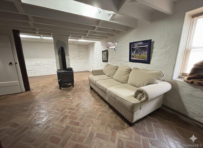 Building Photo - 269 Old Rte 304