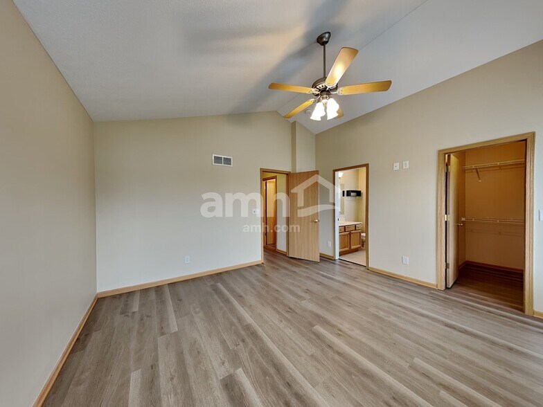 Building Photo - 100 Winesap St