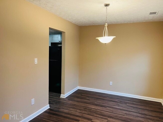 Building Photo - 6527 River Park Dr