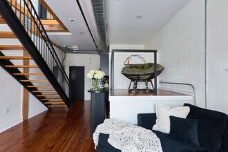 Building Photo - 403 E 33rd St