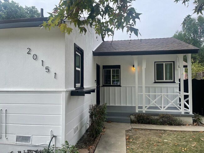 Primary Photo - 20151 Hart St