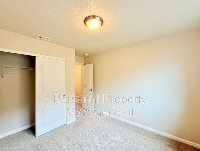 Building Photo - 7408 NE 30th Ave