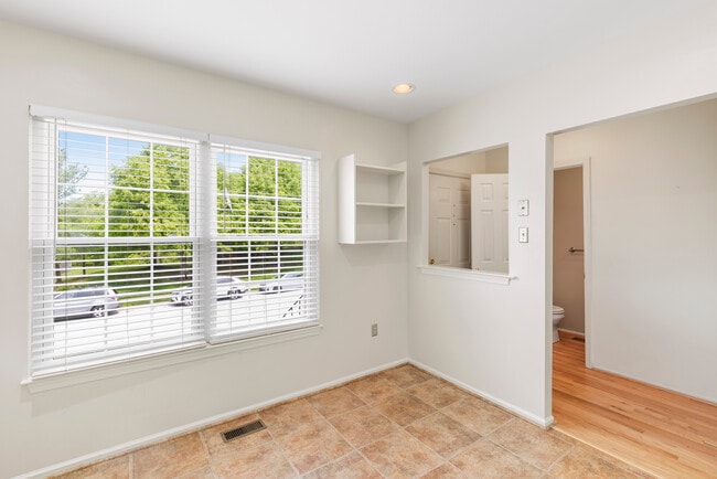 Building Photo - 2056 Griffis Ave