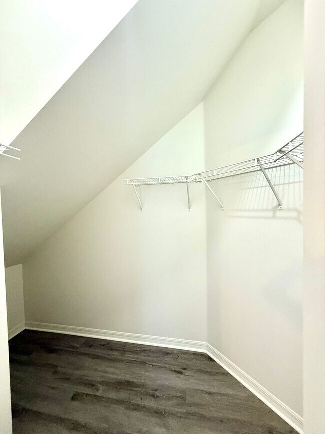 Building Photo - Nice 4/2 Two-Story Home in Seminole County...