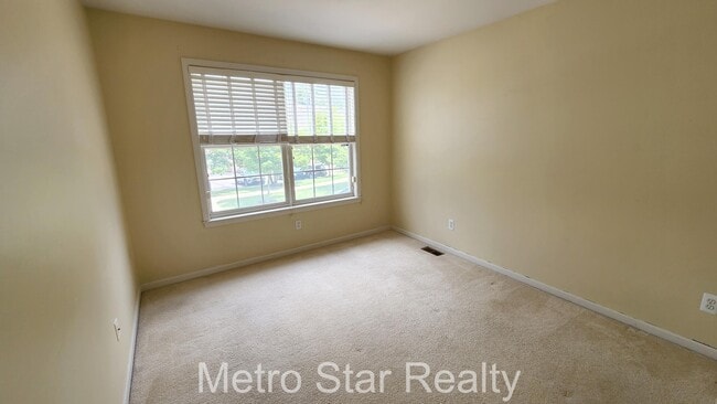Building Photo - 2749 Barclay Way