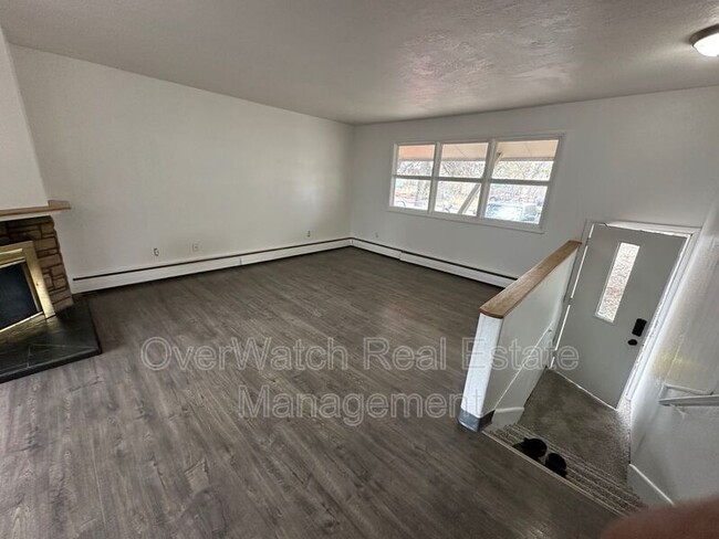 Building Photo - 3706 Iowa Dr