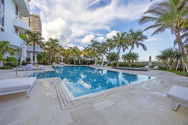 Building Photo - 6365 Collins Ave
