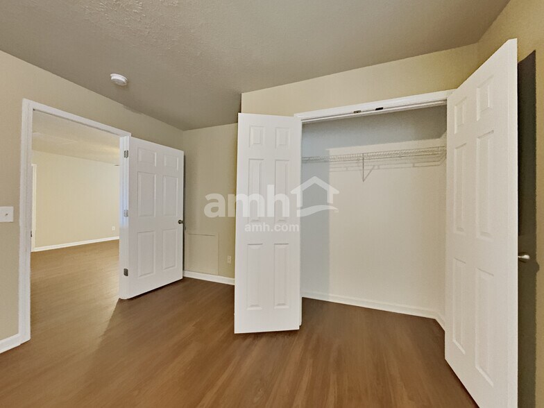 Building Photo - 128 McKain Xing