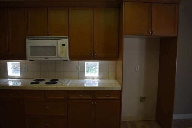 Building Photo - 6310 Diamond Ct