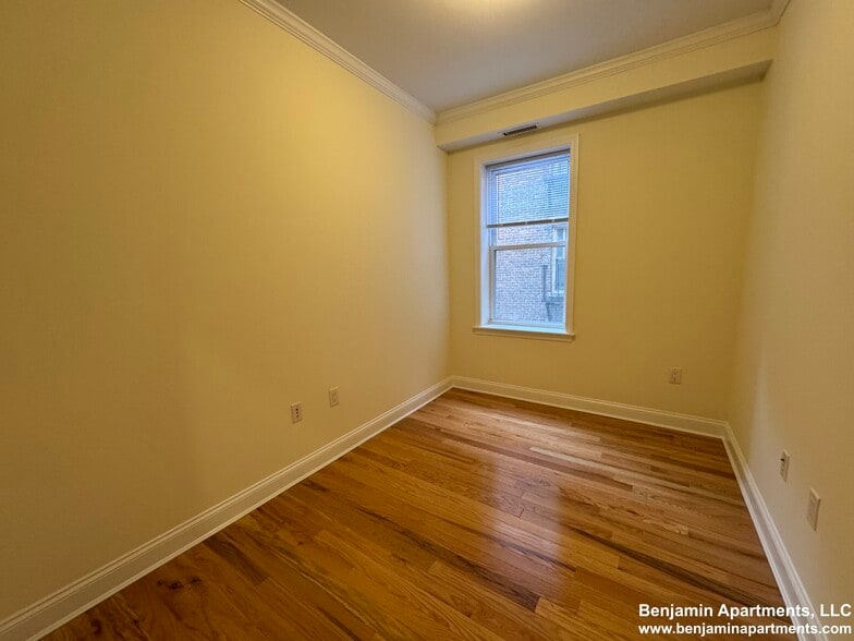 Building Photo - 5 Chauncy St